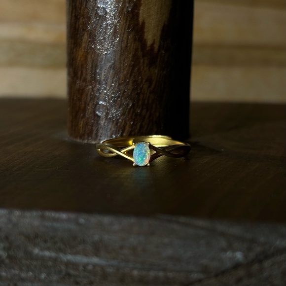 Color Explosion Australian Lightning Ridge Opal Ring Matte 18k Gold Jewelry - Picture 6 of 6